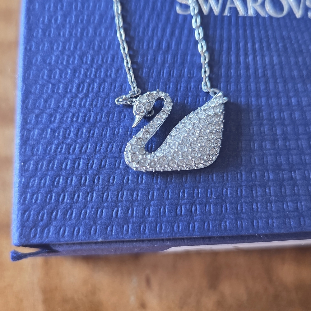 Swarovski Signarure Silver Crystal Swan Necklace - Picture 2 of 7